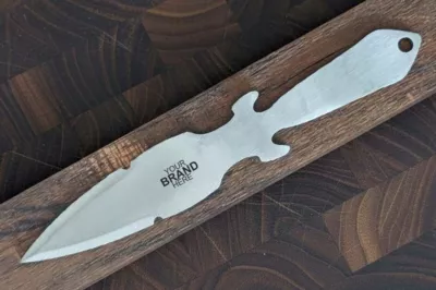 Bowie-Style Throwing Knife with Fishtail Cutout Grip – 20 cm Total Length