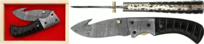 Damascus Gut-Hook Skinning Folding Knife with Ribbed Black Horn Handle – 11 cm Handle, Wooden Box Included