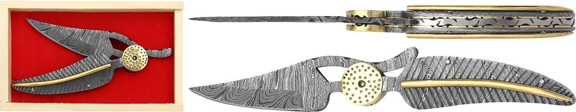 Damascus Blade Folding Knife with Sculpted Feather Handle – 12 cm Handle, Brass Bolster, Wooden Box Included